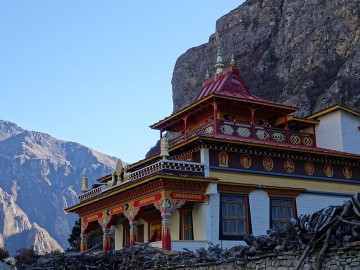 Nar-Phu Valley Trek
